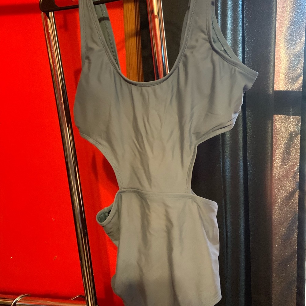 One piece bathing suit